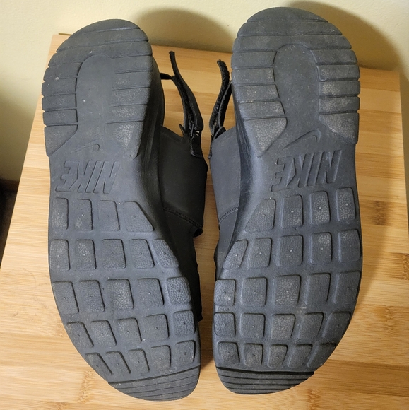 Nike Women's Black Sandals - Picture 3 of 4
